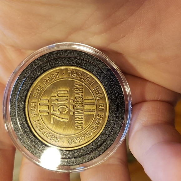 Special Collectors Coin for Salem NH First Banks 75th Anniversary specially made - Picture 3 of 5